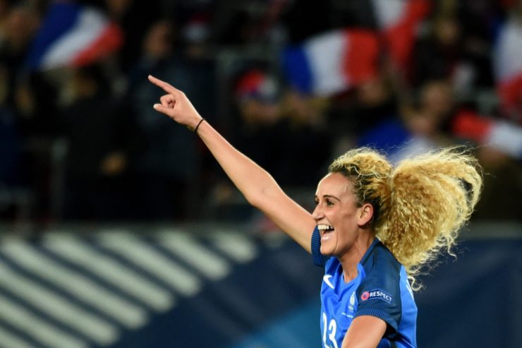 Paris Saint-Germain / Angriff mit der Eisenstange: Gewalttätige Attacke im französischen Frauenfußball