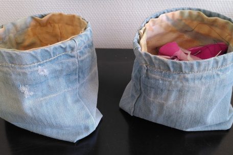 Upcycling: Taschen aus Jeansresten
