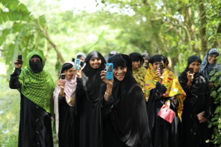 Ein Mobiltelefon kann Millionen Menschen den Zugang zu Finanzdienstleistungen eröffnen