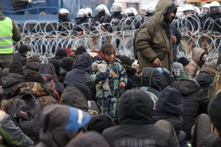 Editorial / Holt die Migranten-Kinder raus aus Belarus – Zu Lukaschenkos perfidem Umgang mit Migranten