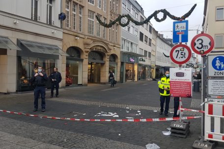 Vor rund einem Jahr, am 1. Dezember 2020, hat ein Amokfahrer in der Innenstadt von Trier fünf Menschen tödlich und weitere 24 Passanten zum Teil schwer verletzt. Eine weitere Person starb vor kurzem an den Folgen.