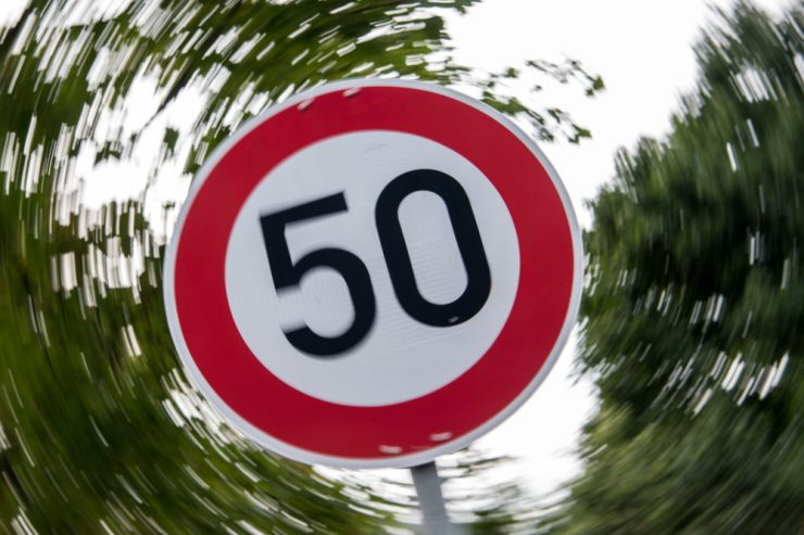 In Richtung Luxemburg / Tempo 50 auf der neuen Autobahn: Was ist los auf der neuen A64a bei Trier?