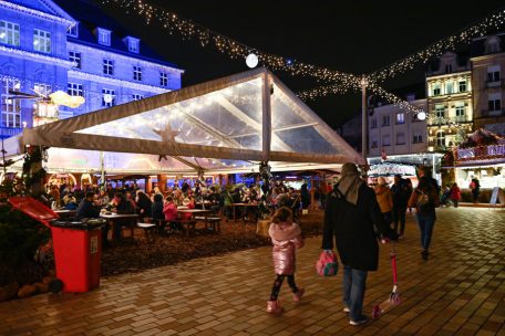 Gut besucht, aber nicht zum Bersten voll: Die Hygieneregeln ließen sich am Dienstag einfacher beachten als an einem prall gefüllten Wochenende
