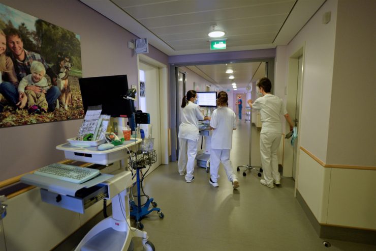 #impfewierkt / Luxemburger Ärzte und Pflegekräfte legen am Donnerstag eine Schweigeminute ein