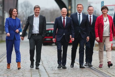 Deutschland / Die „Ampel“ steht: Grüne, FDP und SPD einigen sich auf Koalitionsvertrag