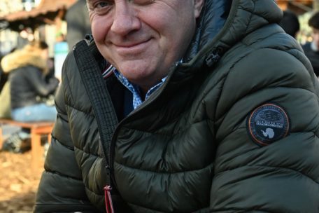 Yves Marchal kommt öfters in der Mittagspause zum Weihnachtsmarkt und findet es gut, dass nun das Covid-Check-System eingeführt wurde