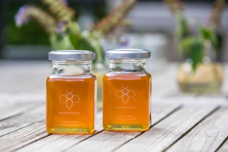 Tod eines Imkers / Luxemburg-Krimi: In „Goldenes Gift“ geht es um kriminelle Machenschaften rund um Honig