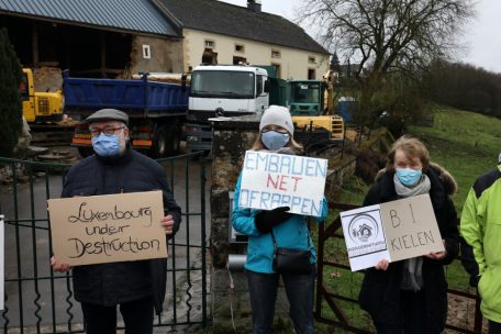 La pétition n° 1608 du groupe „Luxembourg under destruction“ a été précédée par la formation d’un groupe sur Facebook et par plusieurs manifestations à travers le pays