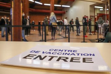 Regierungsmitteilung / Booster-Shots in den Impfzentren nur noch mit Termin – Menschen sollen Einladung abwarten