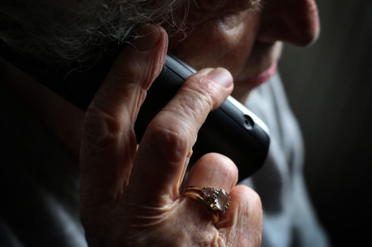 Editorial / Die andere Spaltung: Digitale Exklusion älterer Menschen 