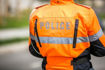 Gonderingen / Autofahrer erfasst drei Schüler auf dem Zebrastreifen – einer wird schwer verletzt