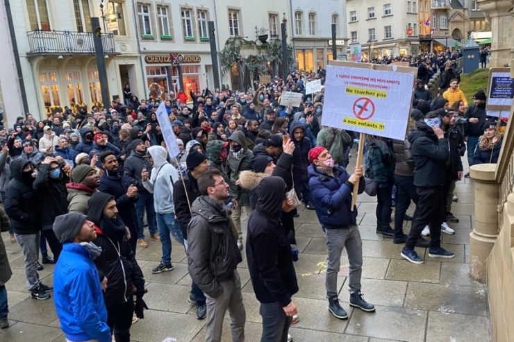 Luxemburg-Stadt / 2.000 Menschen protestieren gegen Corona-Maßnahmen – einige auch vor Haus des Premierministers