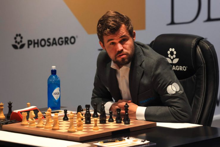 Schach-WM / Carlsen geht dank zwei Weißsiegen 5:3 in Führung und legt Grundstein für fünften Titel