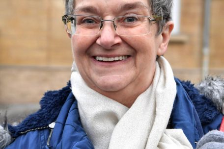 Léonie fühlt sich wohl in unmittelbarer Nachbarschaft des Premierministers