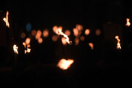 Luxemburg / Nach Aufruf der Impfgegner: Amnesty International sagt Fackelzug für Menschenrechte ab