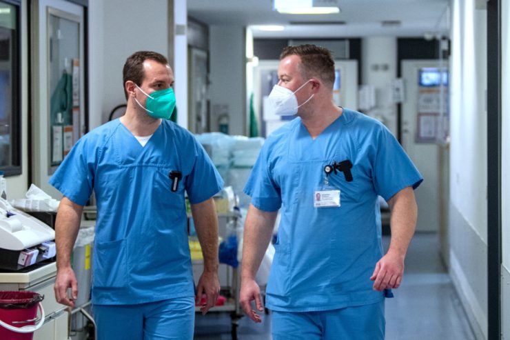 Pandemie / Französische Kliniken wechseln zunehmend in Notfall-Modus