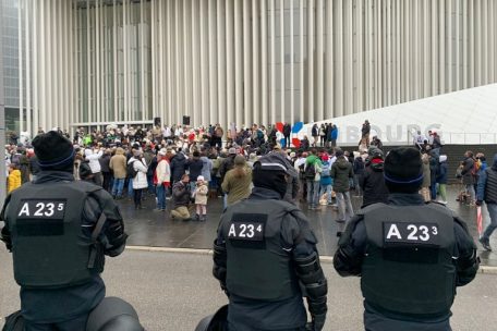 Demonstration / Rund 500 Menschen ziehen am Sonntag als „Marche blanche“ durch Luxemburg