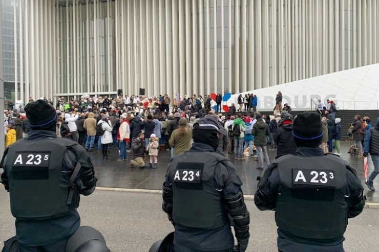 Demonstration / Rund 500 Menschen ziehen am Sonntag als „Marche blanche“ durch Luxemburg