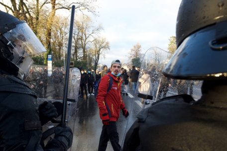 Rave und Radau / Unwirkliche Kontraste: Die diffusen Corona-Ausschreitungen von Luxemburg