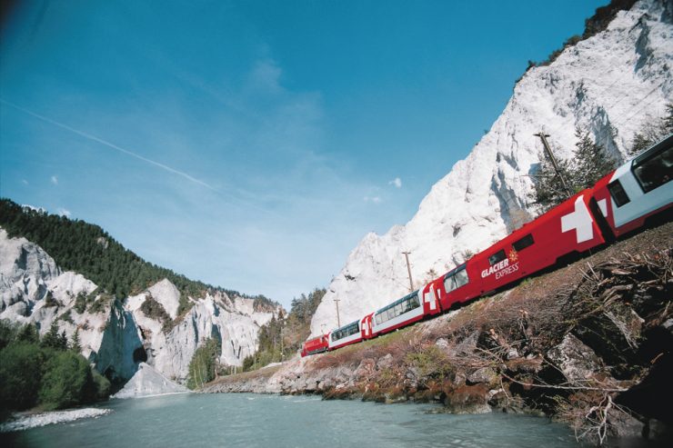 Reisen und genießen  / Die Schweiz an Bord der Panoramazüge kennenlernen