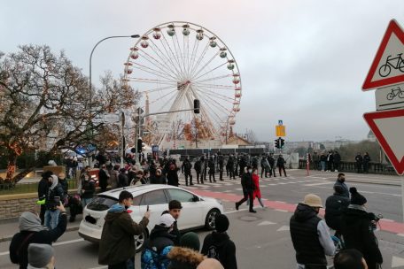 Corona-Demo / Protestgruppen haben sich aufgelöst – Laut Polizei „ein halbes Dutzend“ Festnahmen bis 17 Uhr