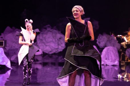 Märchenadaptatioun / Politesche Systemwiessel emol anescht: „All d’Déieren aus dem Bësch“ scheit net virun eeschten Theemen