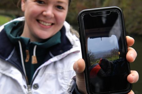 Anastasia de Meüe aus Belgien hat gemeinsam mit ihrem Partner im Camper übernachtet und ist mit einem Ausblick auf die Natur rund um Esch/Sauer wachgeworden