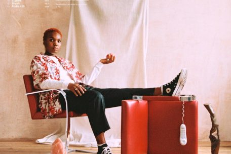 Arlo Parks – Collapsed in Sunbeams