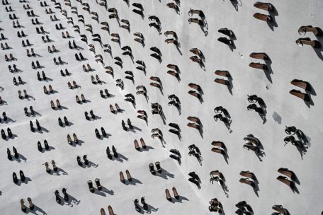 Gewalt / Welle von Berichten von misshandelten Frauen erschüttert Serbiens Webwelten