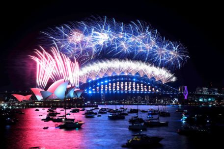 Zehntausende Zuschauer waren zum Feuerwerk über der weltbekannten Oper von Sydney zugelassen