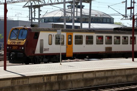 Unfall / Person wird am Schifflinger Bahnhof vom Zug erfasst