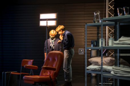 Theater / „Amer Amer“ – Wenn ein Zuschauer mit auf der Bühne steht