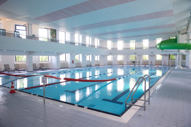 Escher Schwemm / Saunagänger protestieren gegen Tariferhöhung: Unterschriftenliste an Schöffenrat übergeben