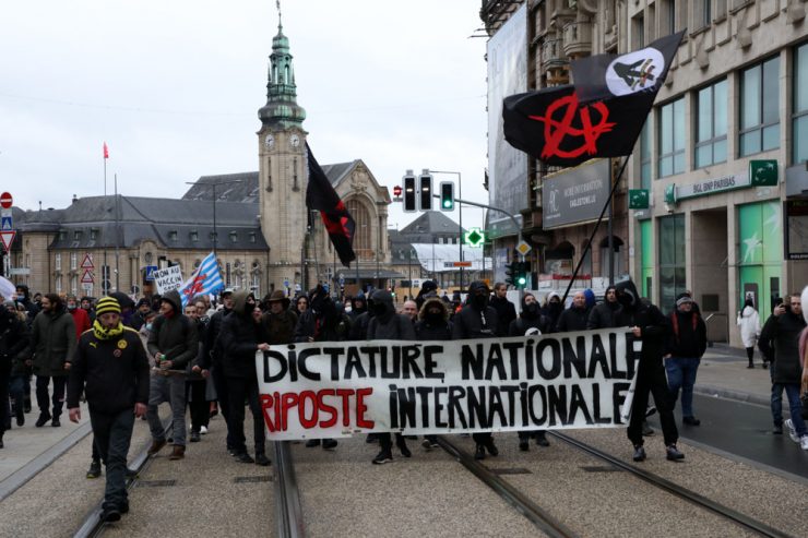 Luxemburg / Covid-Proteste: Randalierer liefern sich Katz-und-Maus-Spiel mit Polizei