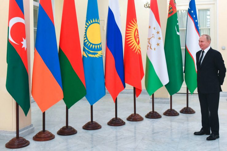 Analyse / Putins Träume vom Imperium – die Ukraine fühlt sich bedroht, Kasachstan lässt sich umarmen