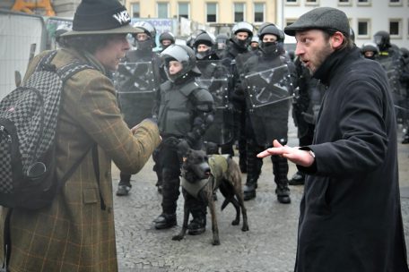 Ben Schronen (rechts) sieht sich nicht als Sprachrohr oder Anführer der Bewegung. Er habe nur das Glück, offen auftreten zu können, ohne berufliche Folgen befürchten zu müssen