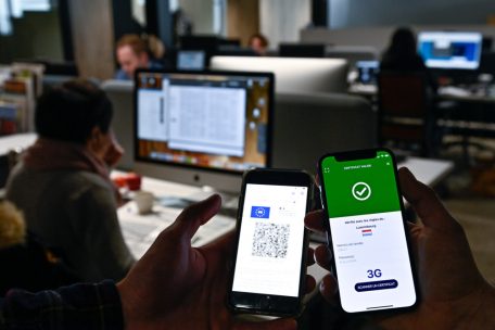 Pandemie / 3G bei der Arbeit: vor allem in großen Betrieben eine organisatorische Herausforderung