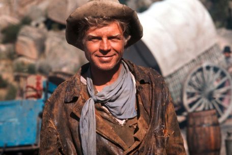 Hardy Krüger, Schauspieler, in einer Filmszene von „Potato Fritz“ 
