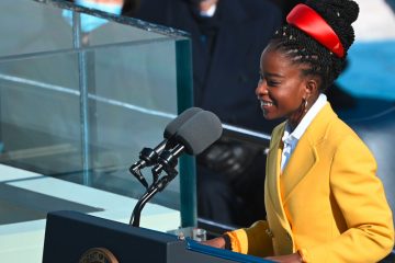 Analyse / Houston, wir haben ein Poem – Zur Debatte um die Forderung eines „Parlamentspoeten“