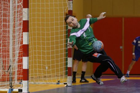 Seit 2011 spielte Auger in der Nationalmannschaft, hier hütete er das Tor in der EM-Qualifikation 2013 gegen Zypern