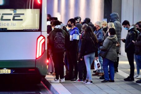 Der Busverkehr scheint am stärksten von der Omikron-Variante betroffen. Im RGTR-Netz mussten Fahrten angepasst werden. Beim TICE befürchtet man das Gleiche, sollte die Abwesenheitsrate um weitere 3 Prozent steigen.