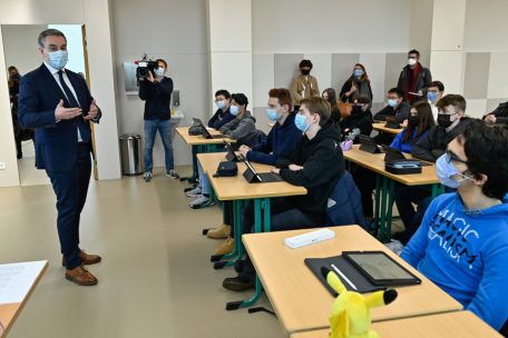 Claude Meisch stellt sich den Fragen der Schüler