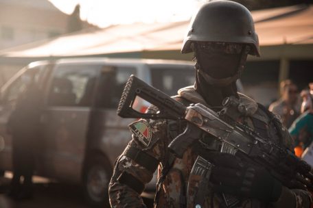 Lutte antiterroriste / Le Mali cherche à chasser les troupes françaises
