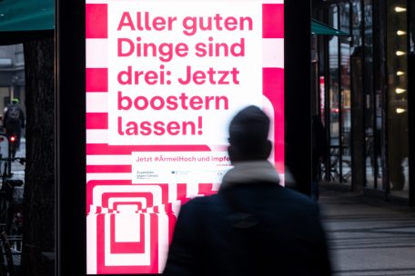 Deutschland / „Boostern“ zum Anglizismus des Jahres 2021 gekürt