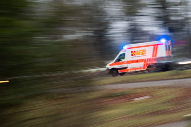 Konz / Vor Schule: 16-Jähriger sticht 23-Jährigen nieder – Opfer in Lebensgefahr