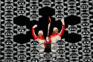 Olympia-Eröffnungsfeier / „Ausgestreckter Mittelfinger“: Letzte Fackelläuferin befeuert Kritik