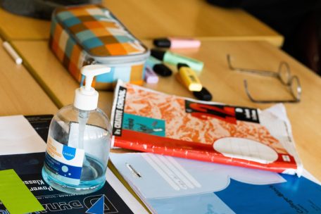 Gewerkschaften und FCF / Vereinbarung soll Entlassungen und Schließungen in privaten Ausbildungszentren vermeiden