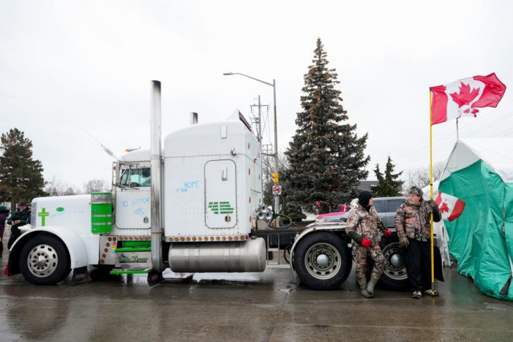 Kanada / Proteste der Trucker gegen Impfpflicht treffen die Autoindustrie auch in den USA