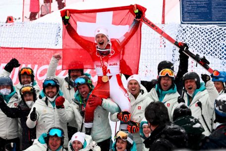Das große Schweizer Talent Marco Odermatt darf sich über die Goldmedaille freuen