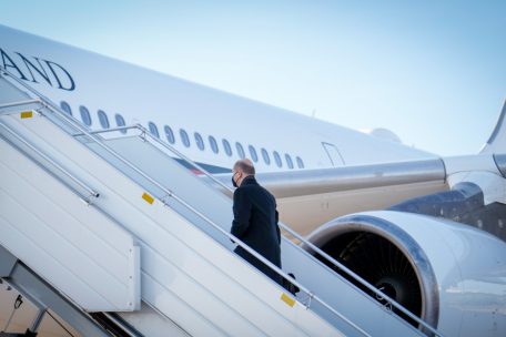 Olaf Scholz bei Wladimir Putin / Last-Minute-Reise in den Kreml